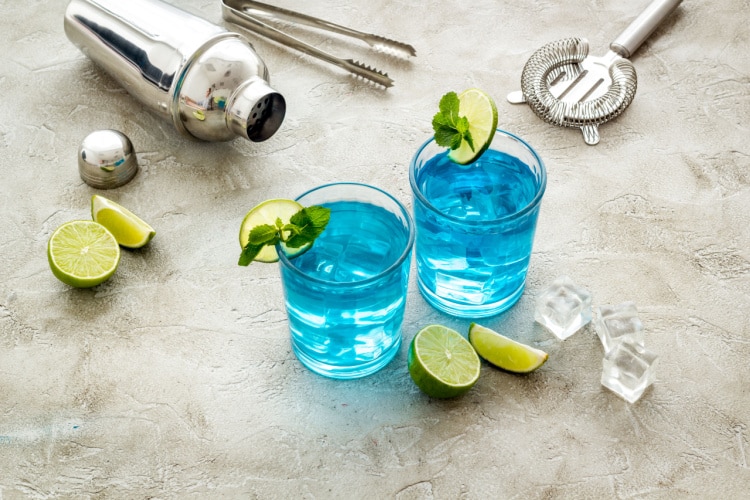 Making Blue Lagoon Cocktail